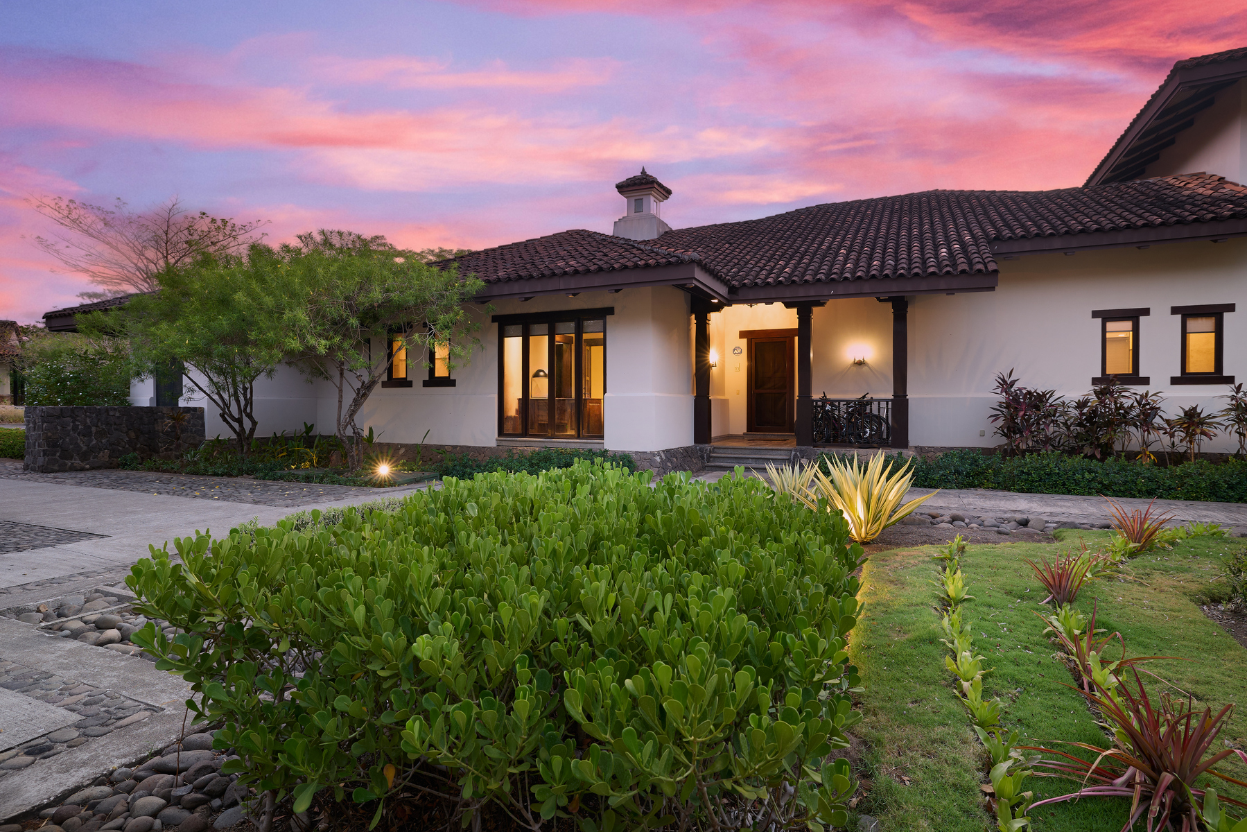 SOLD – Best Deal in Hacienda Pinilla – Large Colonial Style Villa 11