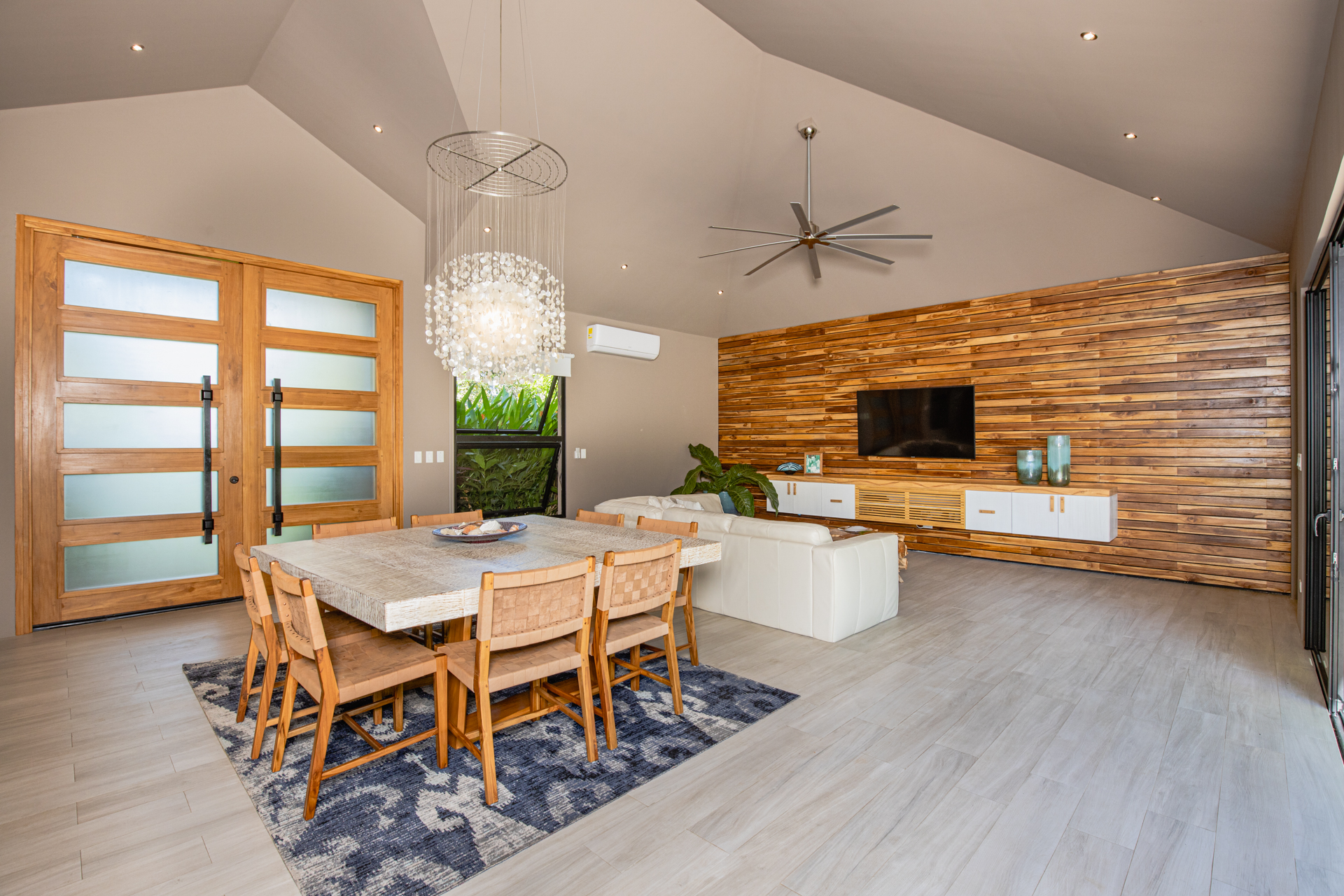 Casa Barajas | Modern Tropical Home in Hacienda Pinilla