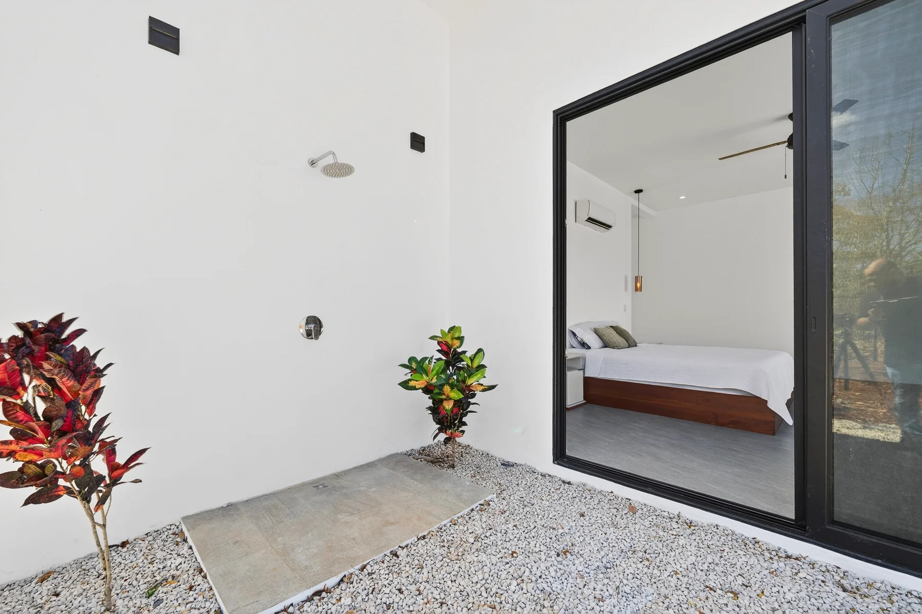 Casa CrisMar | Modern Tropical Home Near Avellanas Beach