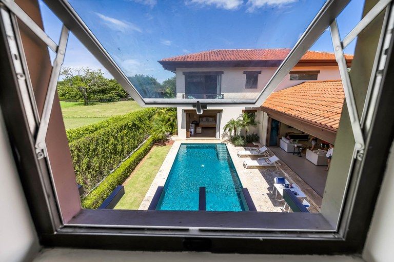 Las Golondrinas | Contemporary Luxury Home in Hacienda Pinilla