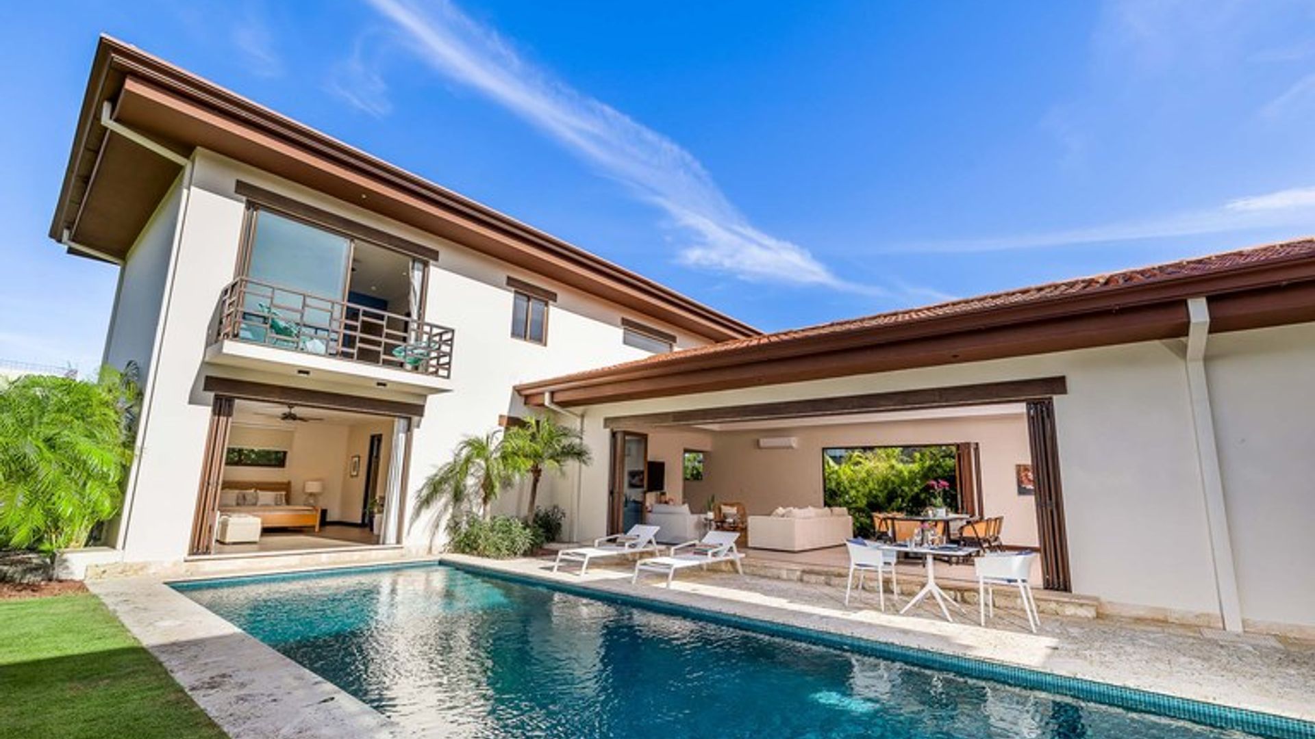 Las Golondrinas | Contemporary Luxury Home in Hacienda Pinilla