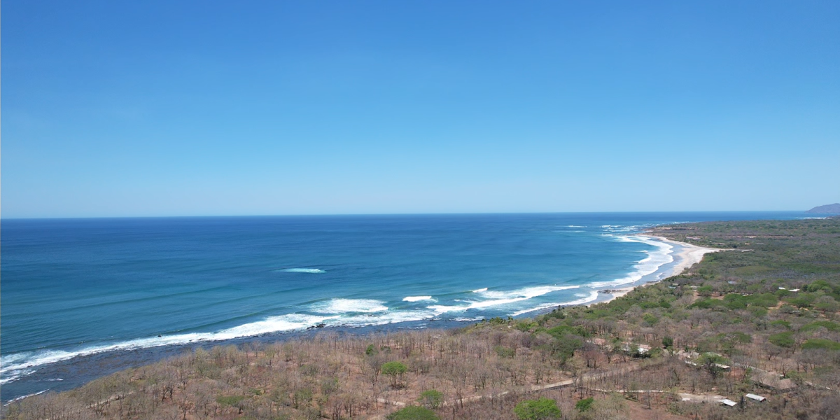 Majestic Oceanfront Lot in Avellanas – AAA Location !!!