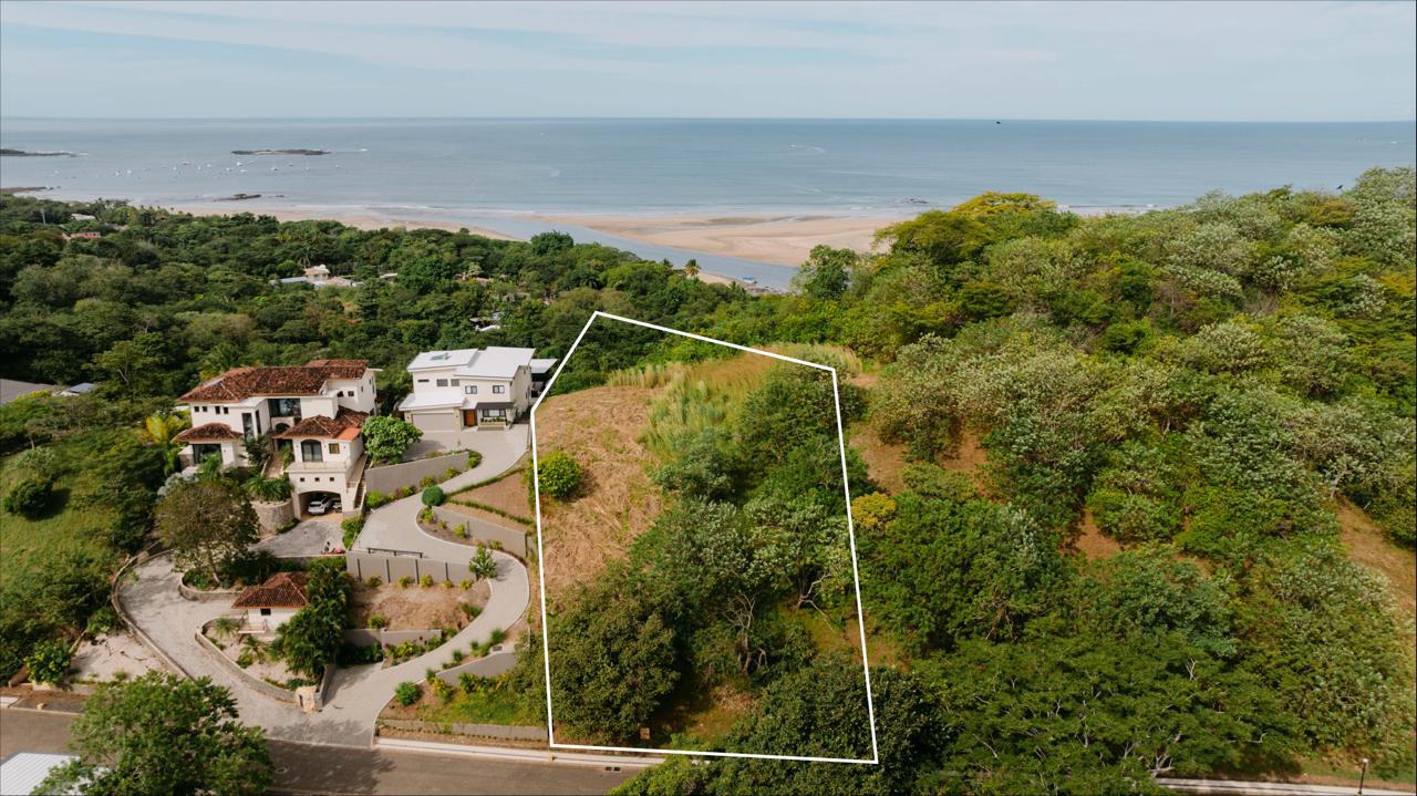 One of the Best Ocean View Homesites in Senderos Gated Community – Tamarindo Beach