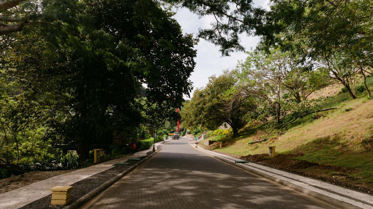One of the Best Ocean View Homesites in Senderos Gated Community – Tamarindo Beach
